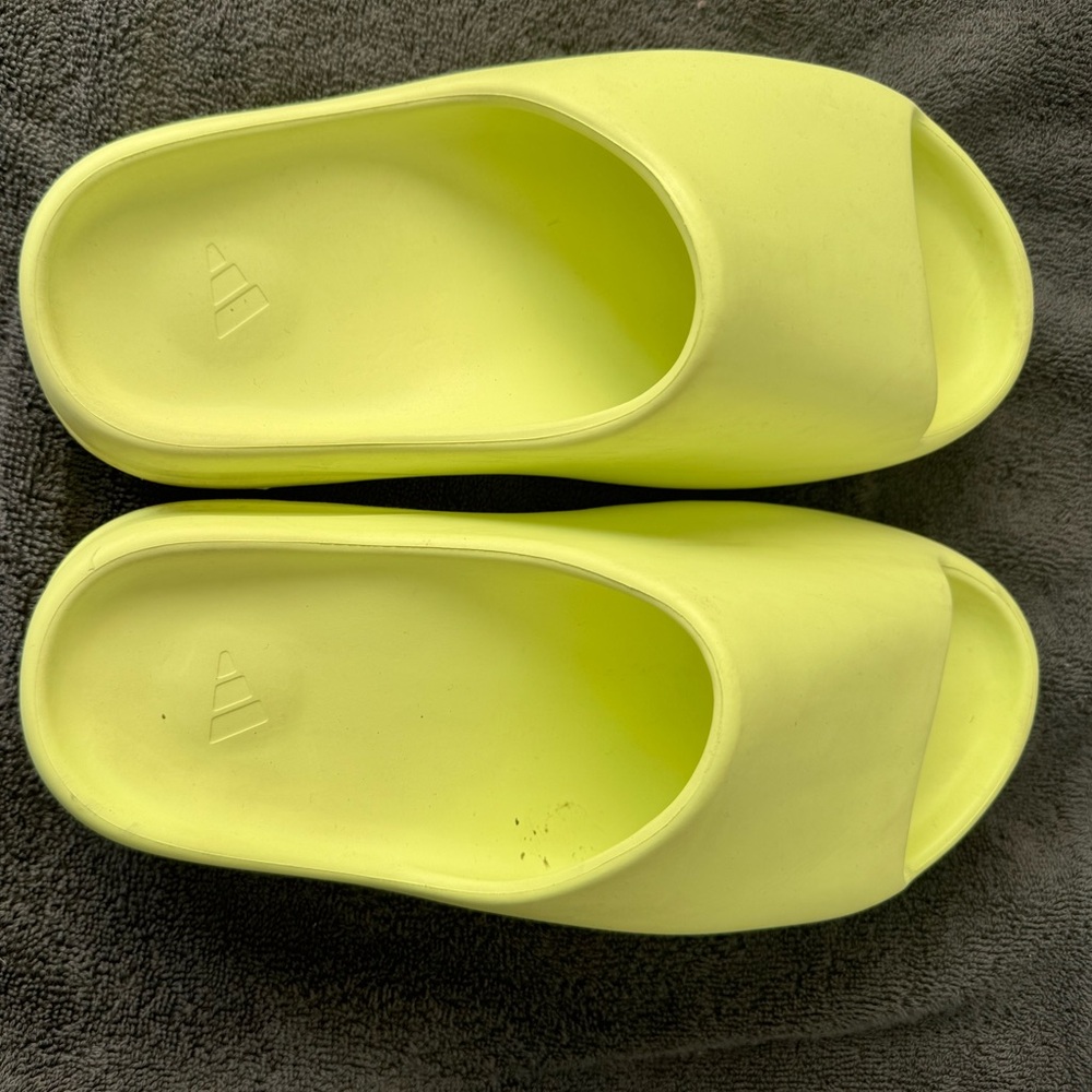 Yeezy Slides Authentic sz 10